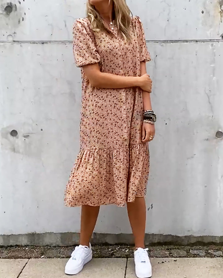 Short-sleeved sheath dress with print