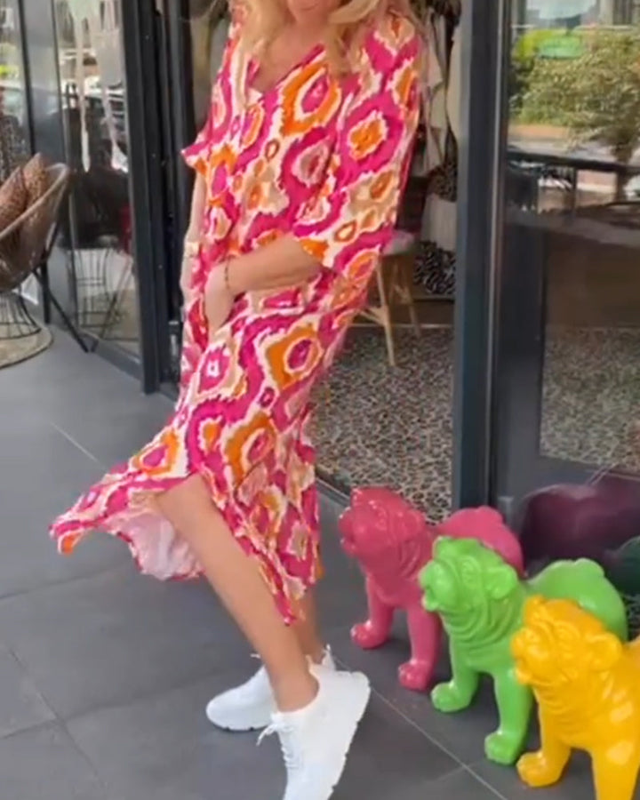 Trendy dress with a fashionable print and short sleeves
