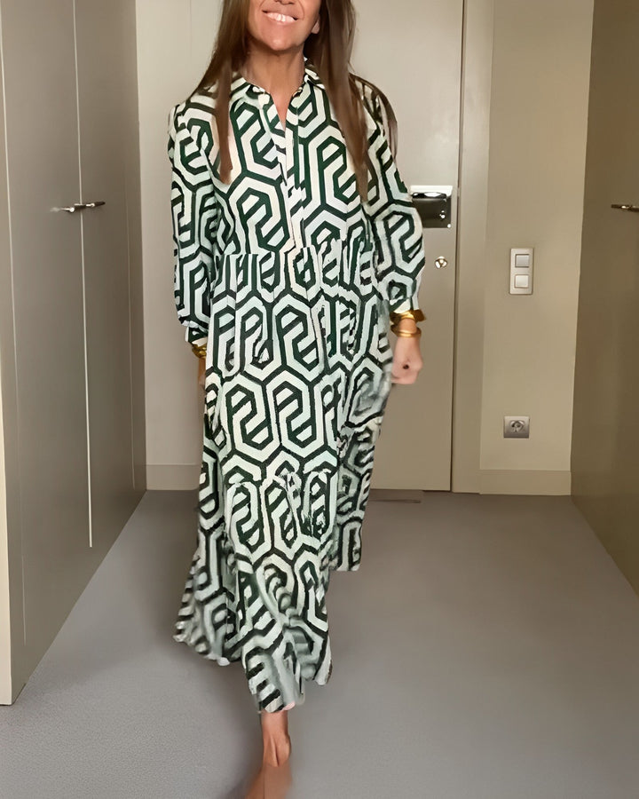 Chic dress with nine dots and a geometric print