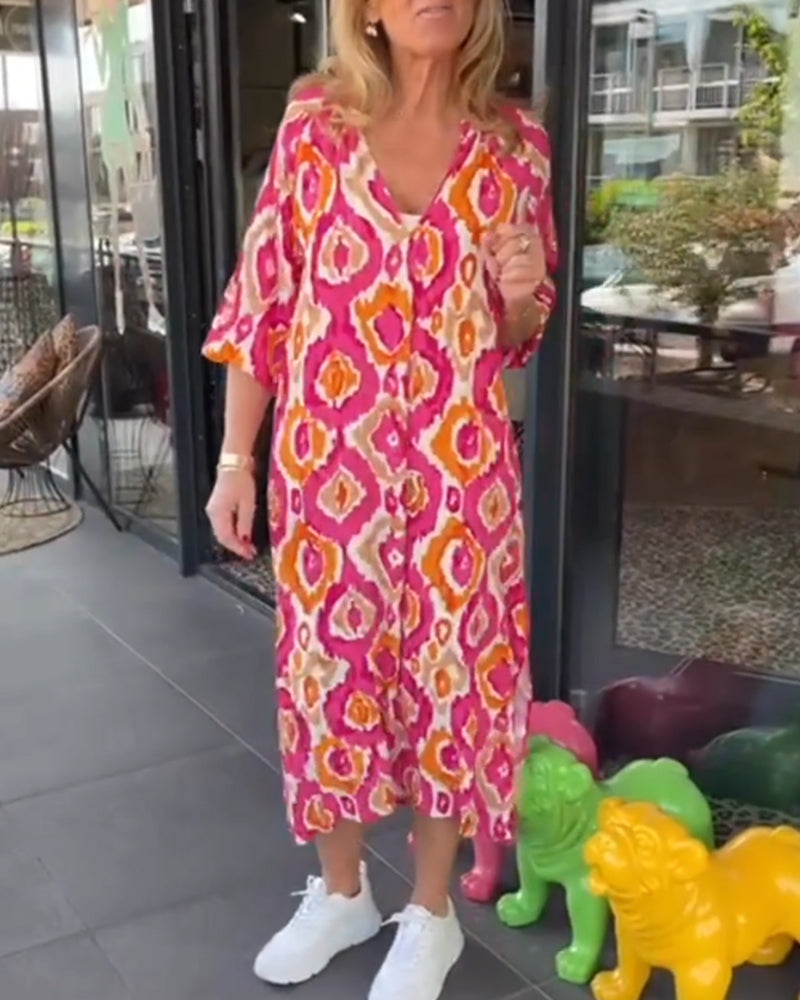Trendy dress with a fashionable print and short sleeves