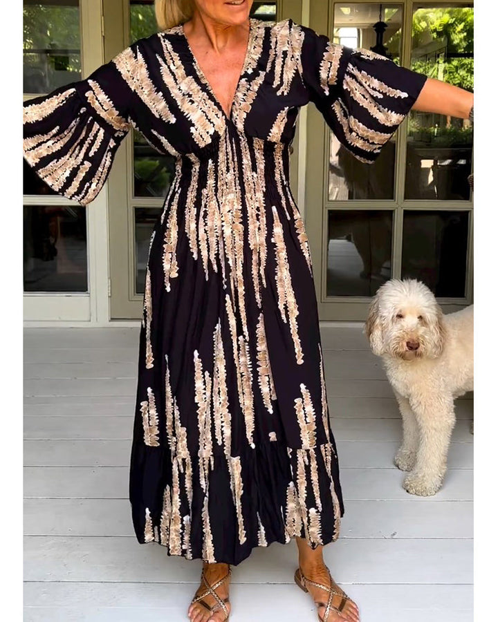 Elegant dress with 3/4 sleeves and a V-neck