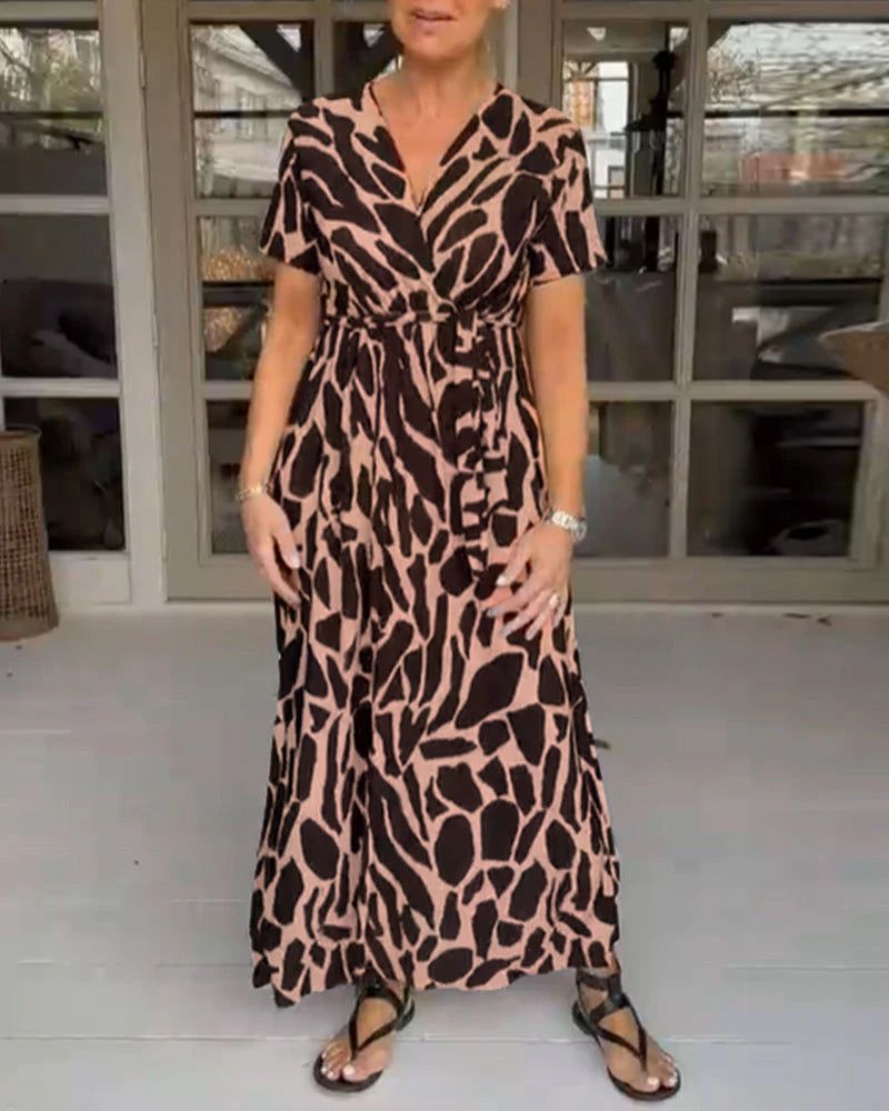 Elegant short-sleeve dress with a V-neck
