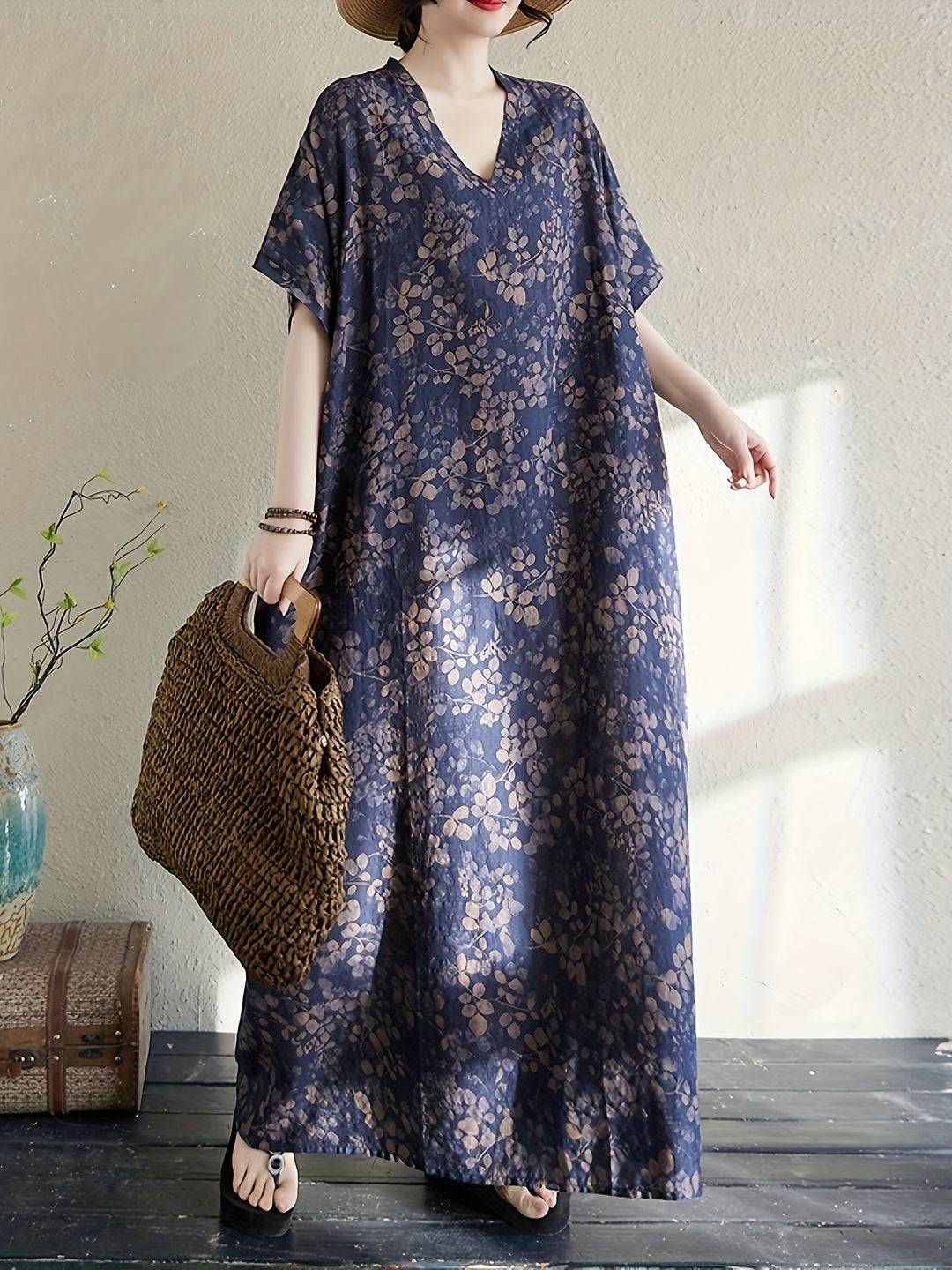 Liora™ - Elegant Leaf Print Maxi Dress