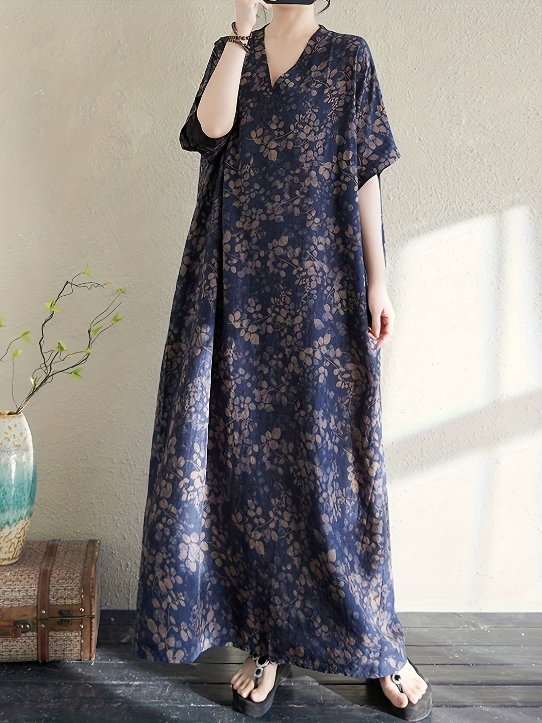 Liora™ - Elegant Leaf Print Maxi Dress