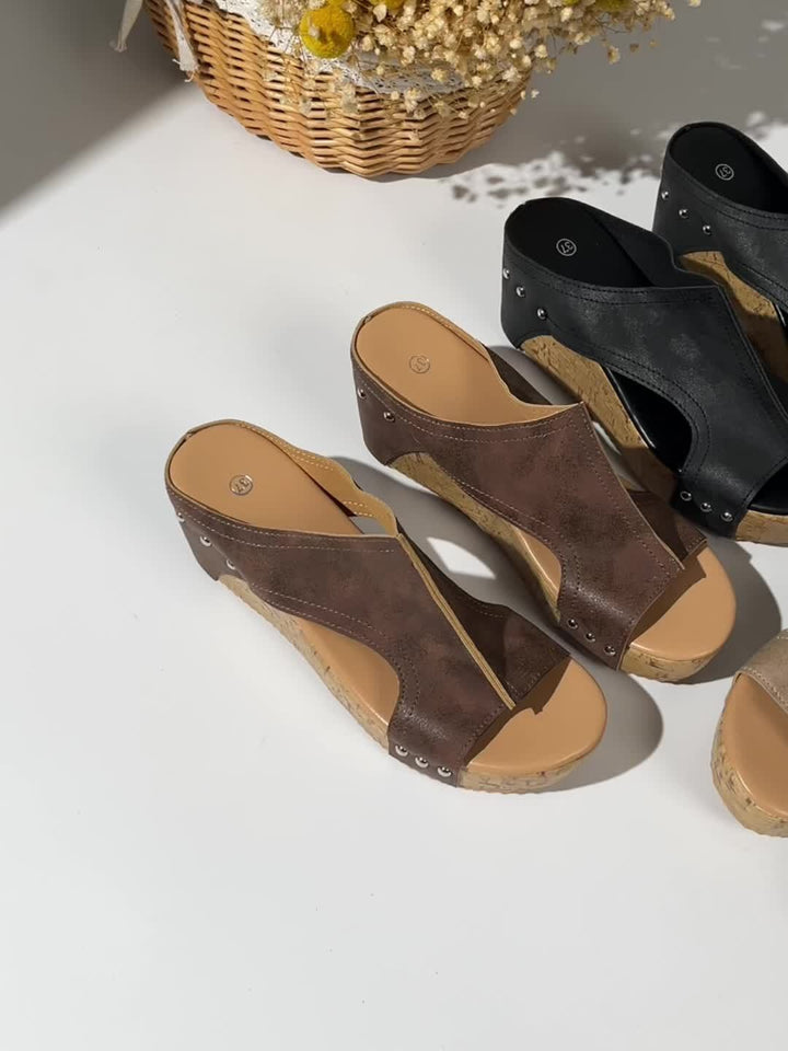 Vera™ - Retro Wedge Elegance