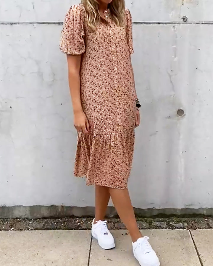 Short-sleeved sheath dress with print