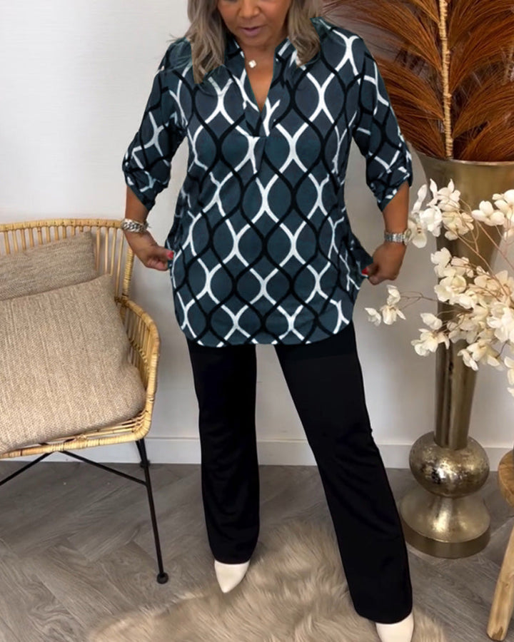 Casual long-sleeve blouse with a trendy print