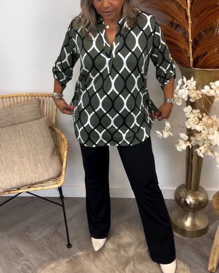 Casual long-sleeve blouse with a trendy print