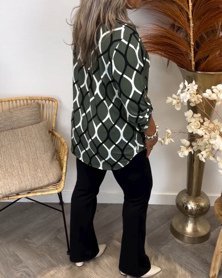 Casual long-sleeve blouse with a trendy print