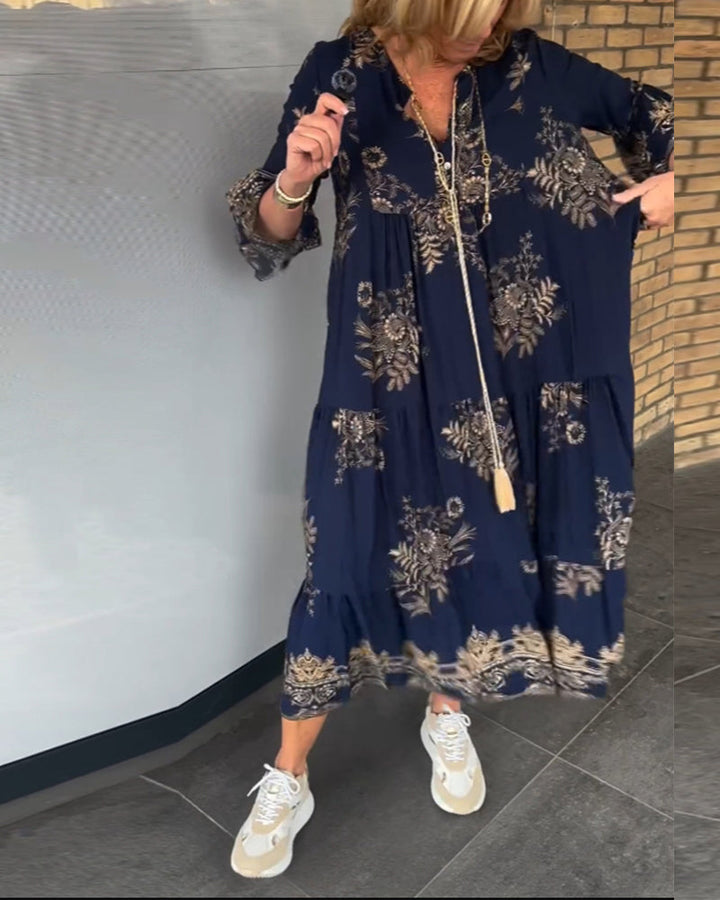 Stylish vintage dress with a V-neck – casual, elegant & versatile