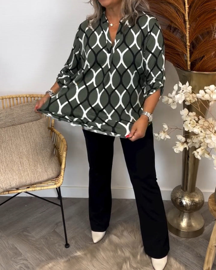 Casual long-sleeve blouse with a trendy print