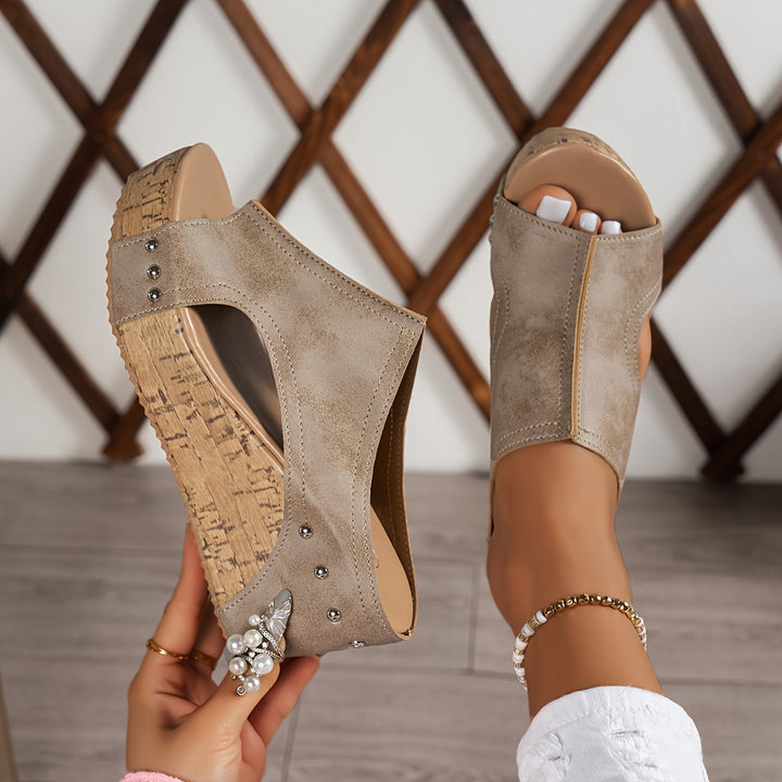 Vera™ - Retro Wedge Elegance