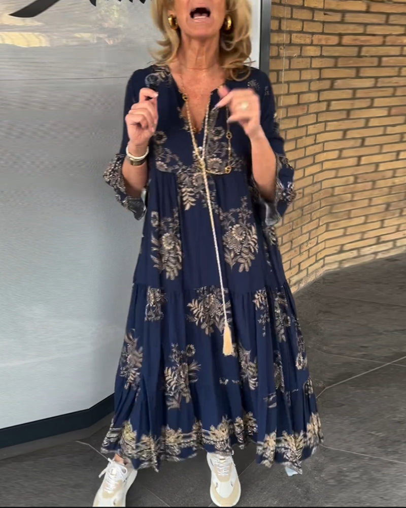 Stylish vintage dress with a V-neck – casual, elegant & versatile